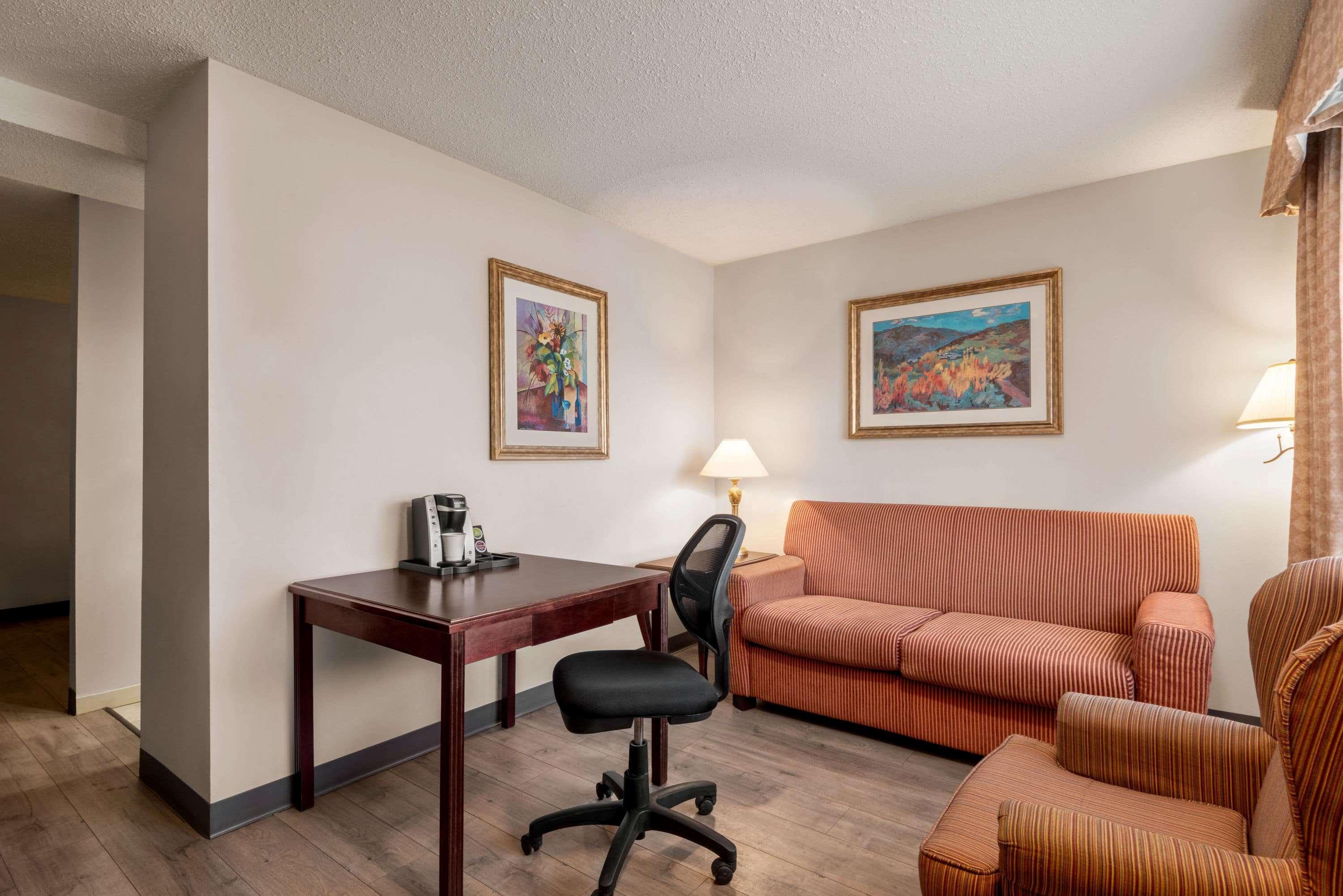 Travelodge By Wyndham Abbotsford Bakerview Extérieur photo