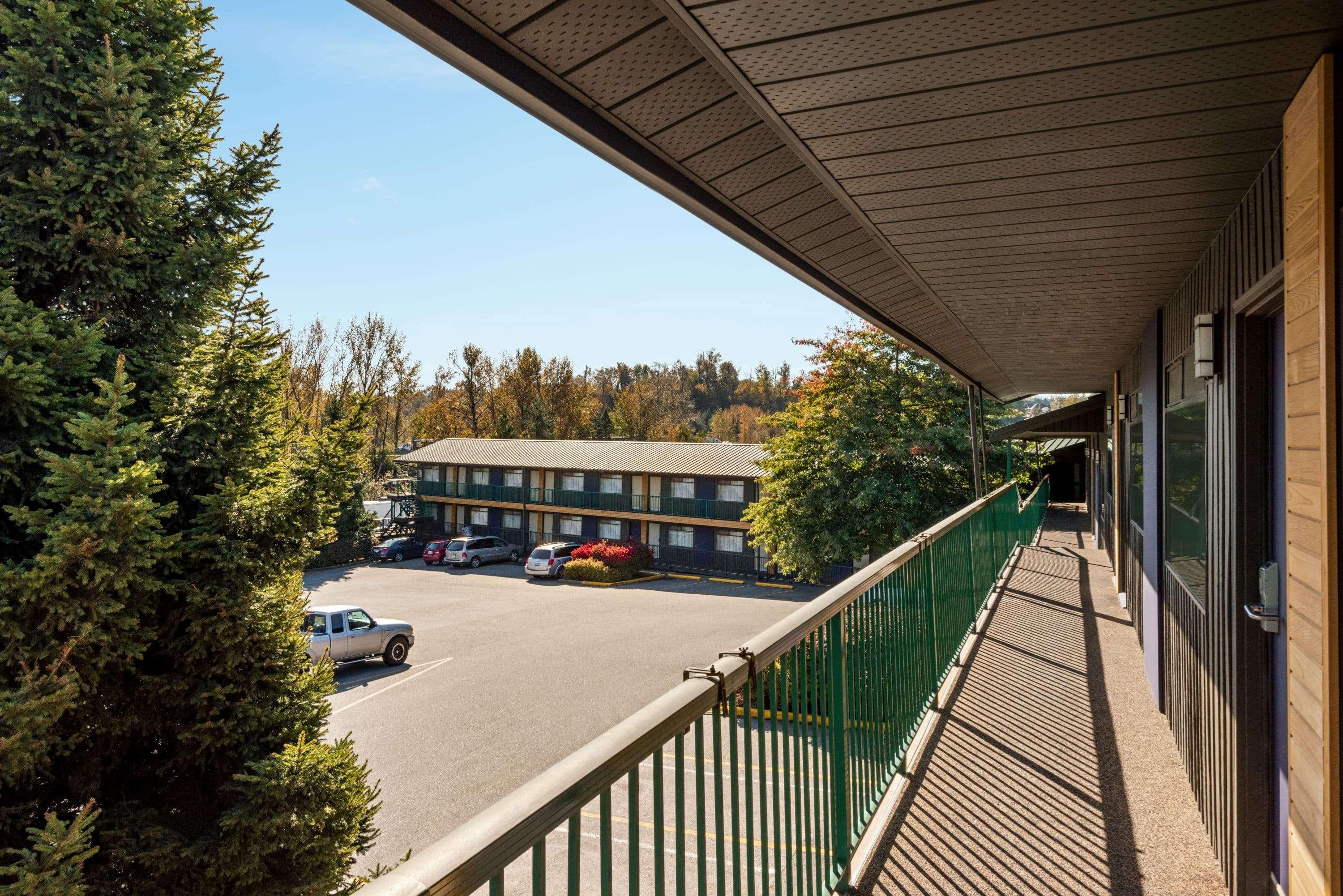 Travelodge By Wyndham Abbotsford Bakerview Extérieur photo