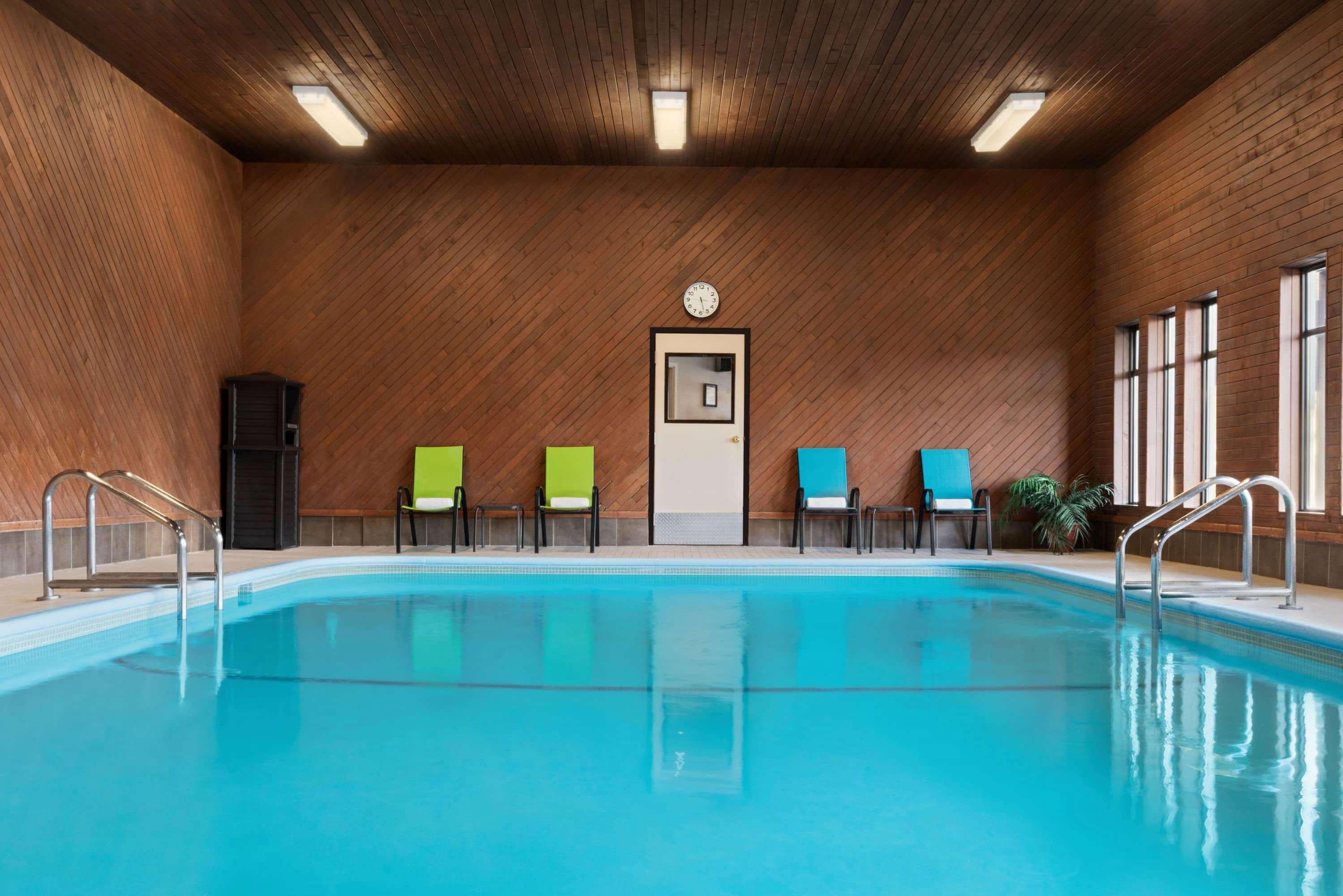Travelodge By Wyndham Abbotsford Bakerview Extérieur photo