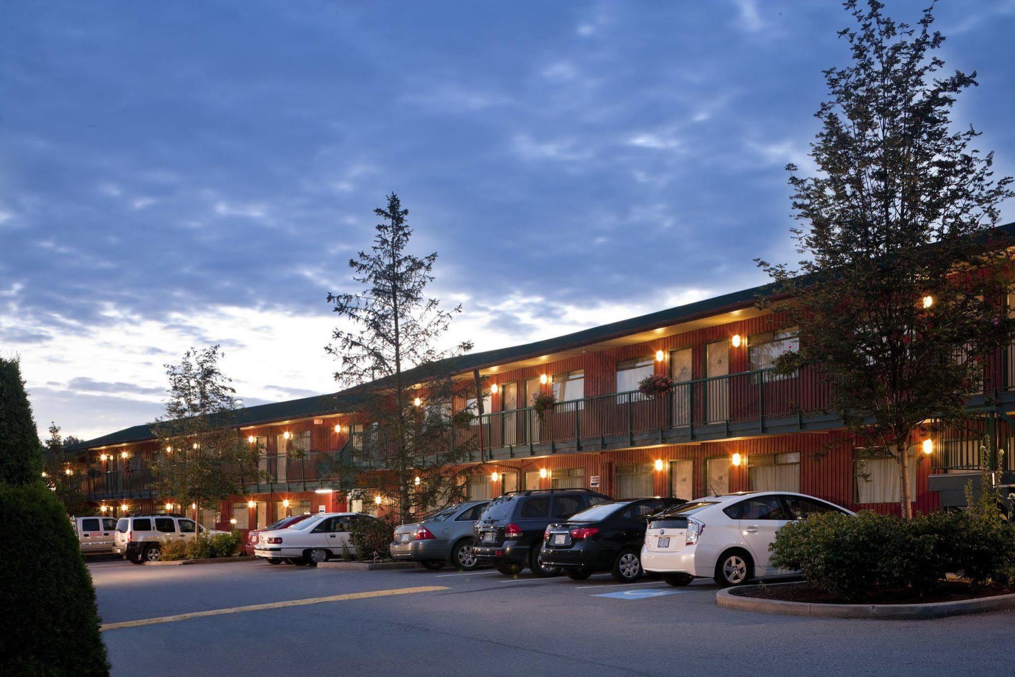 Travelodge By Wyndham Abbotsford Bakerview Extérieur photo