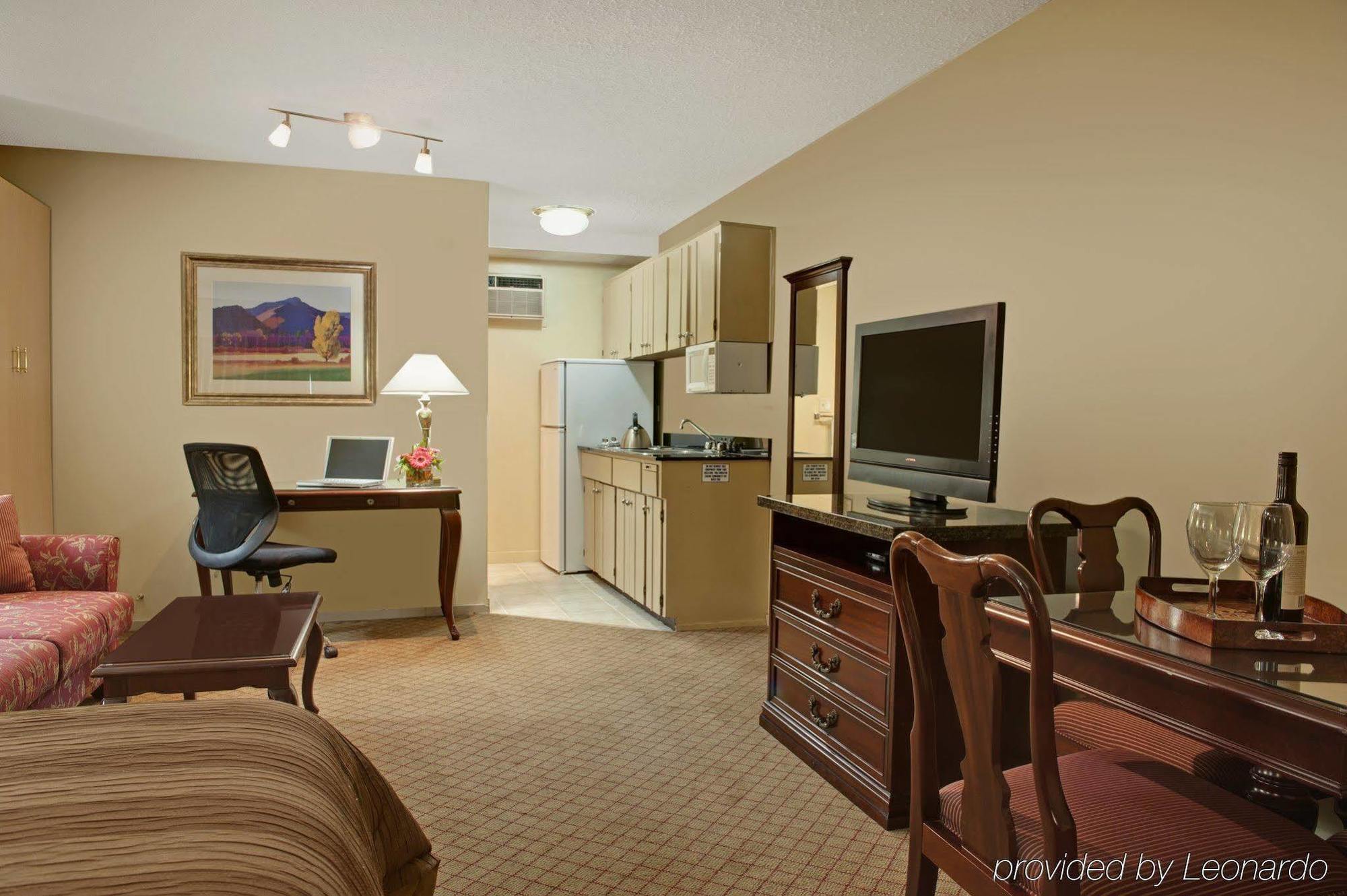 Travelodge By Wyndham Abbotsford Bakerview Extérieur photo